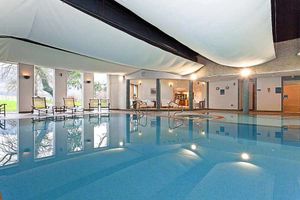 The swimming pool and spa at the Lakeside Hotel