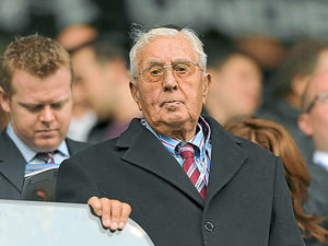 Supporting image for story: BBC apologises to former Villa chairman Doug Ellis over Hezbollah gaffe
