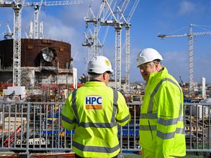 Supporting image for story: PM defends energy strategy as Labour warns it does not help families with bills