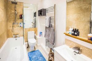 A flat for under £100,000 has come on the market in Oswestry town centre. Pictures: Zoopla