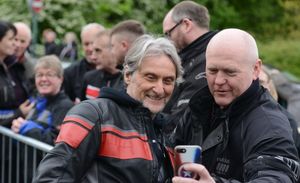 Carl Fogarty meeting his fans