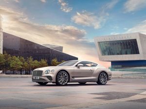 Supporting image for story: Bentley debuts Continental GT Mulliner coupe