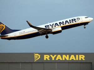 Supporting image for story: Ryanair profit plunges as airfares set to slump over summer