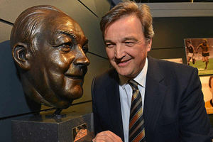John Harris with the bust sculptor in honour of his Dad.