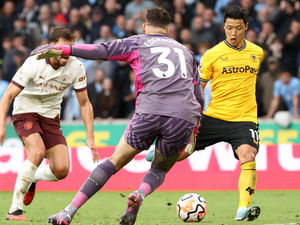 Supporting image for story: Gary O'Neil hails ice-cool Wolves reaction against Man City