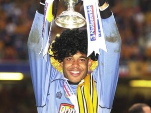 Supporting image for story: Wolves former goalkeeper exhibits play-off winning shirt