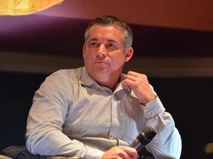 Supporting image for story: Club great Andy Thompson warns of Wolves test