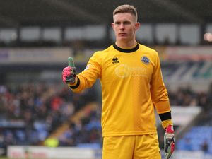 Supporting image for story: Dean Henderson signs Manchester United deal after great Shrewsbury Town spell