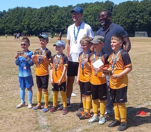 Jimmy presenting the Baschurch U8's with their Shropshire Junior League REPECT medals.