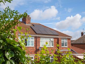 Supporting image for story: Record installations of solar panels, batteries and heat pumps so far in 2025