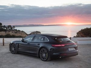 Supporting image for story: The 8 best luxury estates money can buy