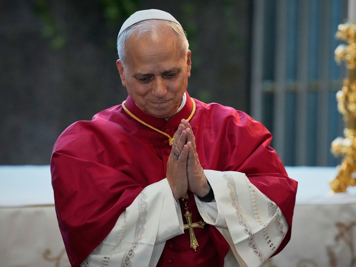 Pope in Lebanon asks for &lsquo;gift of peace&rsquo; alongside Christian and Muslim leaders