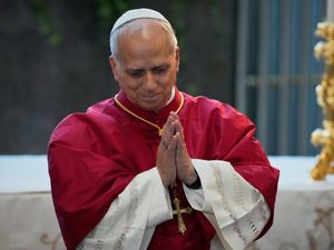 Supporting image for story: Pope in Lebanon asks for ‘gift of peace’ alongside Christian and Muslim leaders