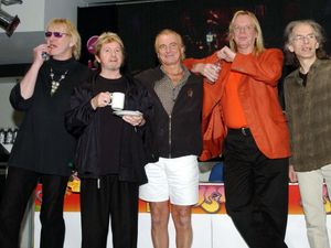 Supporting image for story: Yes drummer Alan White dies aged 72