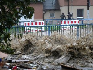 Supporting image for story: Thousands evacuate amid rising floodwaters in Czech Republic