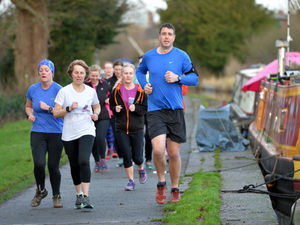 Supporting image for story: Fun runners help raise £500 for charity