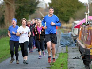 Supporting image for story: Fun runners help raise £500 for charity