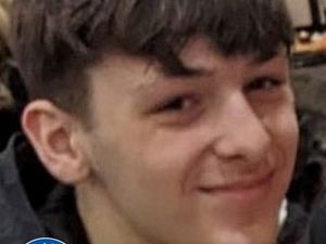 Supporting image for story: Call for more police officers in Stourbridge after 16-year-old boy stabbed to death