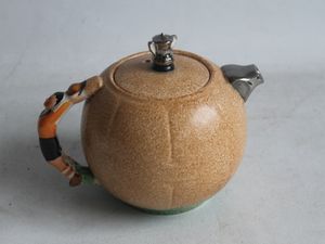 Supporting image for story: Wolves tea pot celebrating FA Cup win to be sold at auction