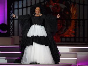 Supporting image for story: Diana Ross closes Platinum Party urging crowd to thank the Queen for her service