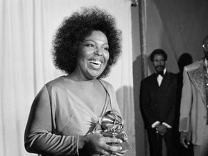 Supporting image for story: Roberta Flack exposed Killing Me Softly With His Song to the world – songwriter