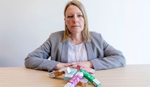 Councillor Carolyn Healy with disposable vapes that will be illegal for retailers to sell from June 1. 