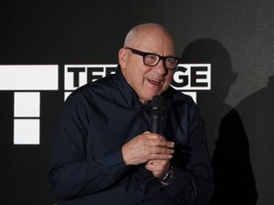 Supporting image for story: Dire Straits’ Mark Knopfler releasing charity track uniting guitar heroes