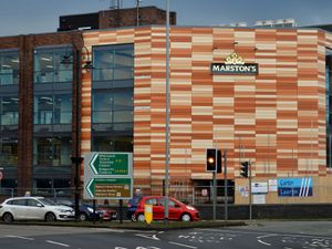 Supporting image for story: Banks's Mild drinkers react to Wolverhampton brewery closure plan