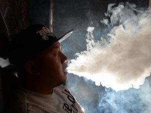 Supporting image for story: Smoke from e-cigarettes ‘may cause DNA damage and cancer’