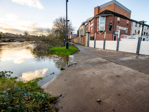 Supporting image for story: Peak forecasts updated as bulge of water heads down the Severn in Shropshire 