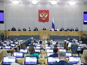 Supporting image for story: Russia adoption ban for countries allowing gender transition passes first stage