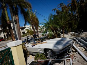 Supporting image for story: Search for survivors in Florida goes on as Hurricane Ian hits South Carolina