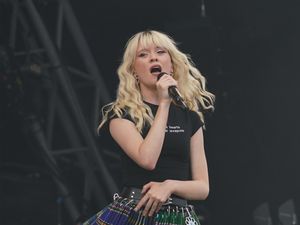 Supporting image for story: Maisie Peters reveals fan successfully returned her witch’s broom at Glastonbury