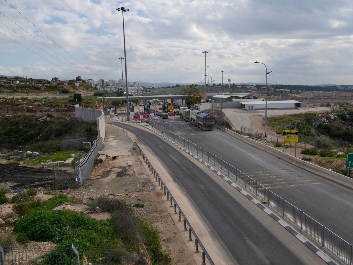 Israeli minister calls West Bank control measures ‘de facto sovereignty’ Israeli minister calls West Bank control measures ‘de facto sovereignty’