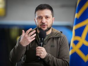 Supporting image for story: Ukraine’s president set to meet US officials in Kyiv