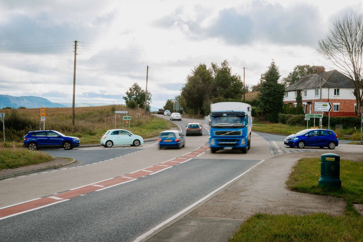 Man suffers potentially serious injuries in crash at Llynclys crossroads blackspot