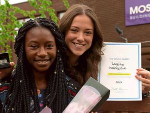 Supporting image for story: Quick-thinking Lara, 17, saves friend thanks to first aid training