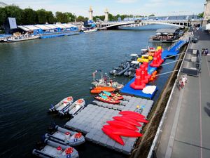 Supporting image for story: Swimming triathlon training cancelled due to poor water quality in Seine