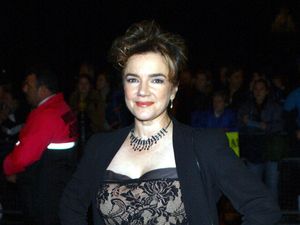 Supporting image for story: Holly Valance pays tribute to ‘beautiful’ Neighbours co-star Janet Andrewartha