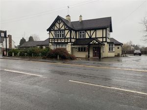 Supporting image for story: Ten more West Midlands pubs currently on market as The Crooked House is put up for sale  
