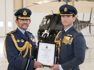 Supporting image for story: Sultan of Brunei at RAF Shawbury to congratulate helicopter graduates