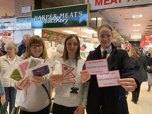 Supporting image for story: Bilston Indoor Market shoppers get free crime prevention tips 