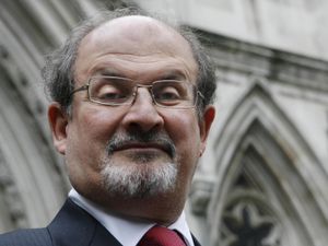 Supporting image for story: Novelist Salman Rushdie stabbed on lecture stage in New York