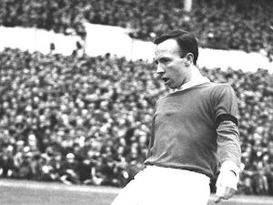 Supporting image for story: No ‘safe number of times’ footballers can head ball, High Court told