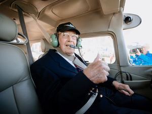 Supporting image for story: Memorial service for Bomber Command war hero who kept on flying in his 90s gets new venue