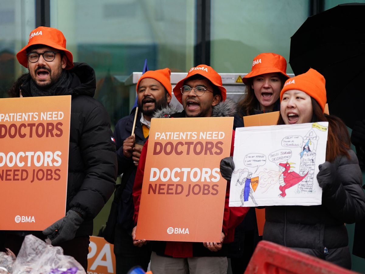 Streeting apologises to patients as doctors begin five-day walkout