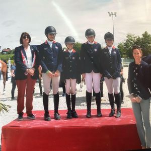 Chef d'equip - Clare Whitaker, Amelie Gachoud, Tabitha Kyla, Pheobe Farman and Aimee Jones