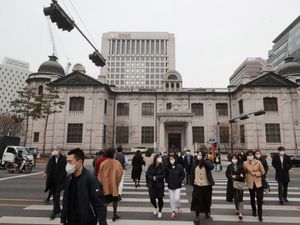 Supporting image for story: South Korean capital orders coronavirus tests for all foreign workers