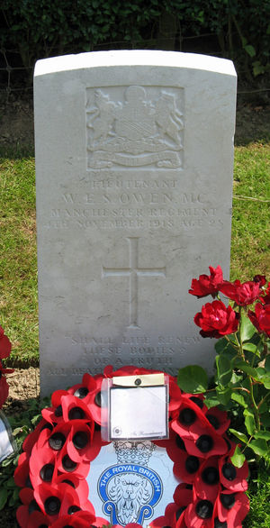 The grave of Wilfred Owen. Picture: Wikimedia Commons.