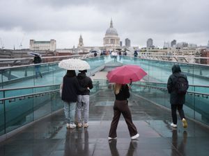 Wet weather on the Millennium Bridge